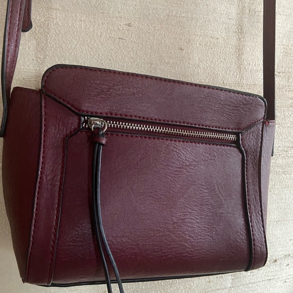 stradivarius Burgundy Crossbody - Picture 2 of 10